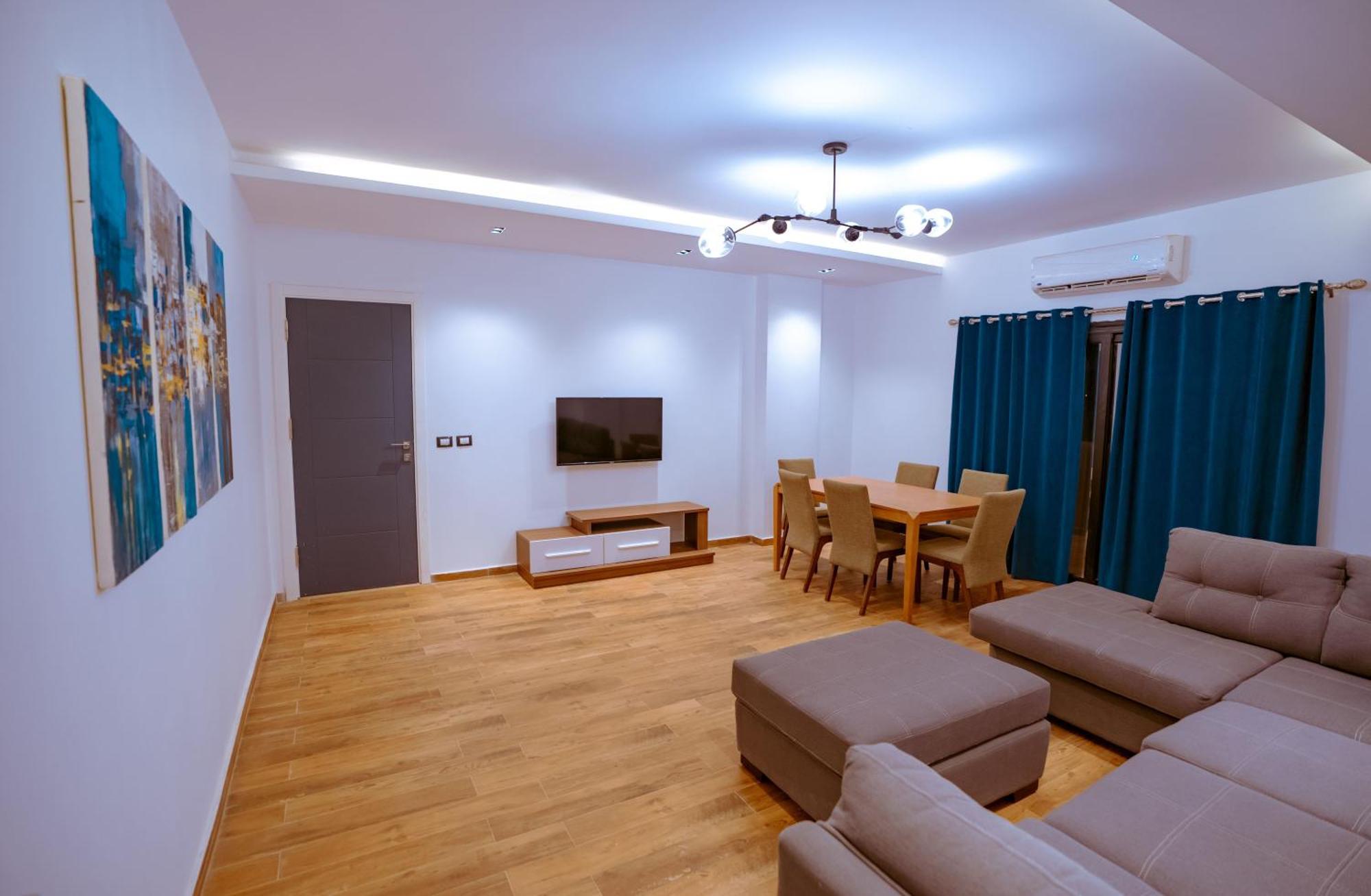 Apartment Travelholic New Cairo